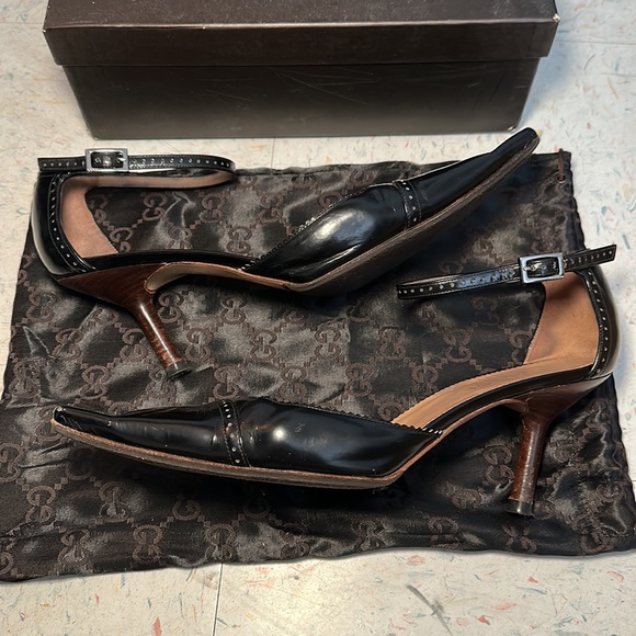 SOLD Vintage Gucci Black Patent kitten heel dress shoes size 8.5 - Picture 4 of 17